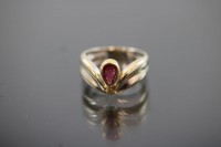 Rubin-Diamant-Ring, 750 Gelbgold 4,66